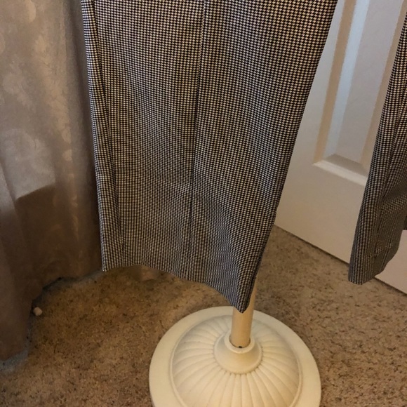 🔥🔥SALE - 3 FOR $30🔥🔥Apt. 9 Houndstooth Pull on Capri - Picture 3 of 6